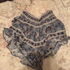 American Eagle flowy shorts